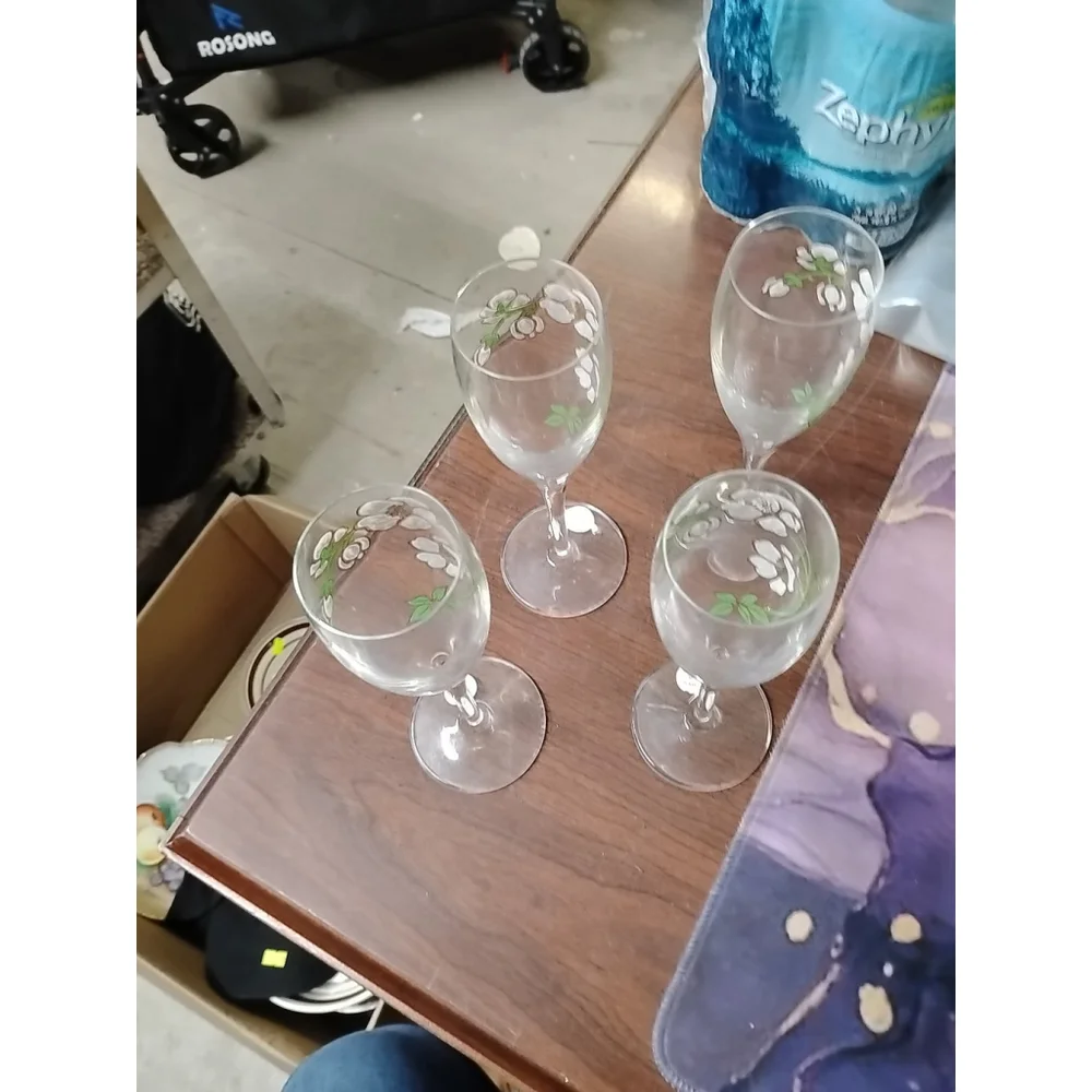 Set of 4 Perrier Jouet Hand Painted‎ Floral Champagne Glasses Flutes 7 1/2